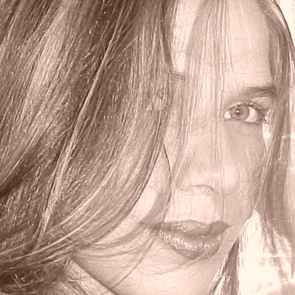 Meet your Posher, Carla - Picture 2 of 2